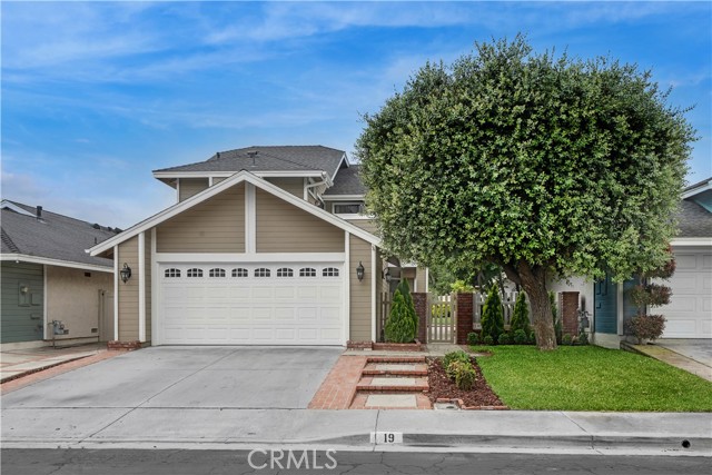 Detail Gallery Image 1 of 30 For 19 Oxbow Creek Ln, Laguna Hills,  CA 92653 - 3 Beds | 2/1 Baths