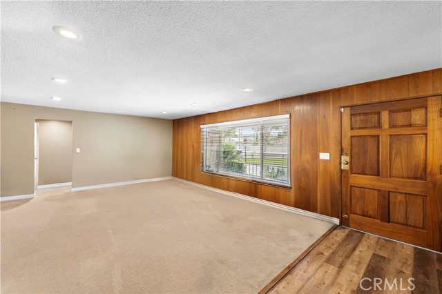 2304 Lewis Street, Santa Ana CA: https://media.crmls.org/medias/79fe504f-8952-4dac-b859-aa64356cce03.jpg