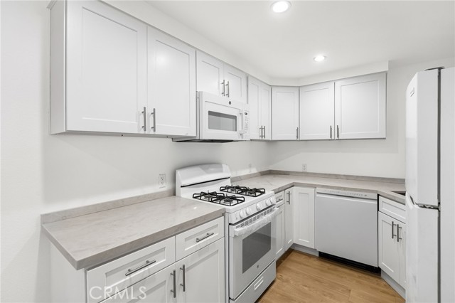 Detail Gallery Image 2 of 15 For 1119 Linden Ave a,  Glendale,  CA 91201 - 2 Beds | 1 Baths