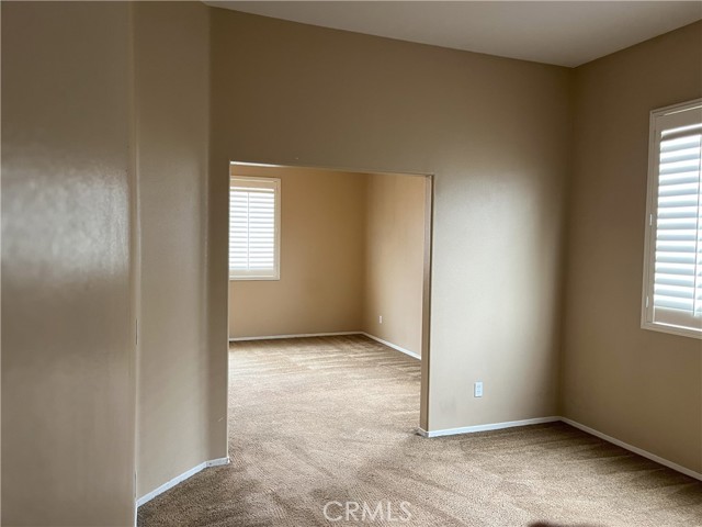 Detail Gallery Image 11 of 21 For 12758 Royal Palm Ln, Riverside,  CA 92503 - 4 Beds | 2 Baths