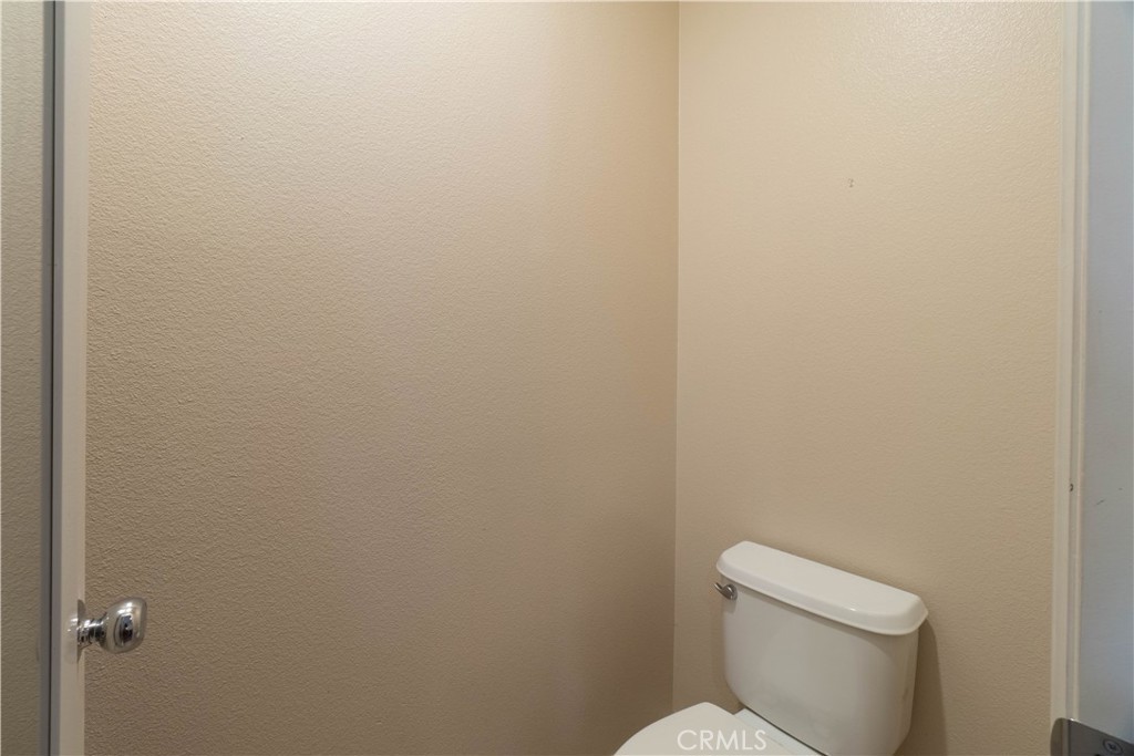 https://media.crmls.org/medias/79feae8d-70cf-4fd3-9873-2c55ceaceed0.jpg?preset=X-Large