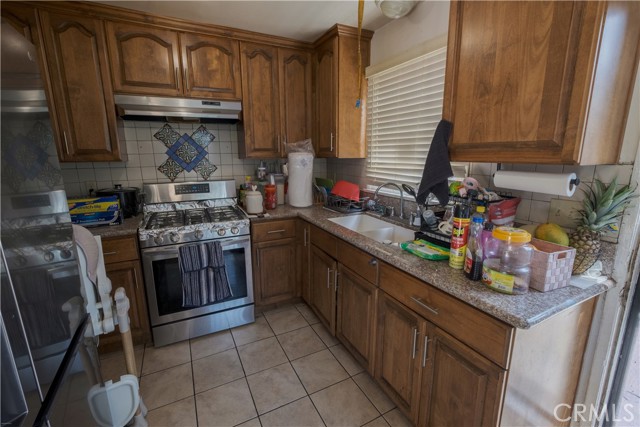 Detail Gallery Image 10 of 25 For 11126 Van Buren Ave, Los Angeles,  CA 90044 - 3 Beds | 2 Baths