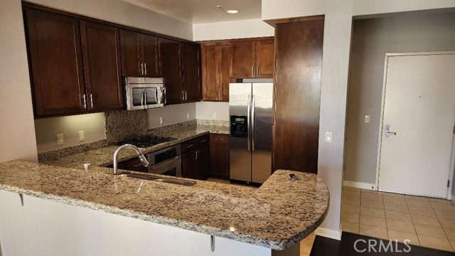 Detail Gallery Image 9 of 35 For 21301 Erwin St #424,  Woodland Hills,  CA 91367 - 2 Beds | 2 Baths