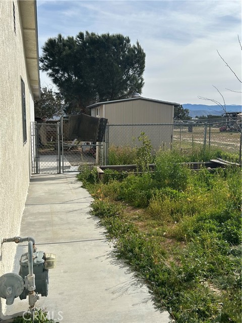 Detail Gallery Image 5 of 5 For 8915 3rd Ave, Hesperia,  CA 92345 - 2 Beds | 1 Baths