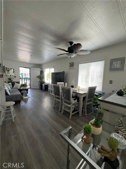 518 Sullivan, Santa Ana CA: https://media.crmls.org/medias/79ff7893-ae9e-4b71-985d-914c50316494.jpg