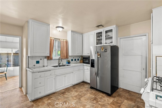 Detail Gallery Image 9 of 24 For 12468 Bradley Ave, Sylmar,  CA 91342 - 3 Beds | 1 Baths