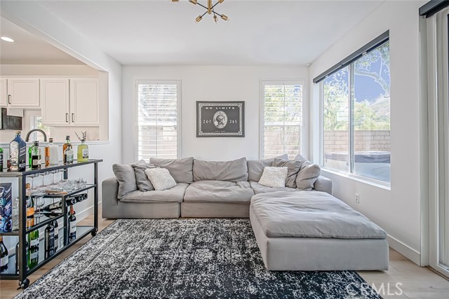 Detail Gallery Image 27 of 58 For 542 Arbor Ct, Simi Valley,  CA 93065 - 4 Beds | 2/1 Baths