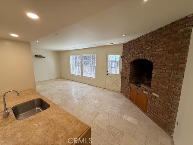 Detail Gallery Image 42 of 69 For 89 Rivo Alto Canal, Long Beach,  CA 90803 - 5 Beds | 3/1 Baths