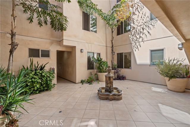 Detail Gallery Image 28 of 28 For 11280 La Maida St #302,  North Hollywood,  CA 91601 - 3 Beds | 2/1 Baths