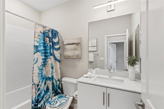 Detail Gallery Image 23 of 31 For 109 S Laxore St #303,  Anaheim,  CA 92804 - 4 Beds | 3/1 Baths