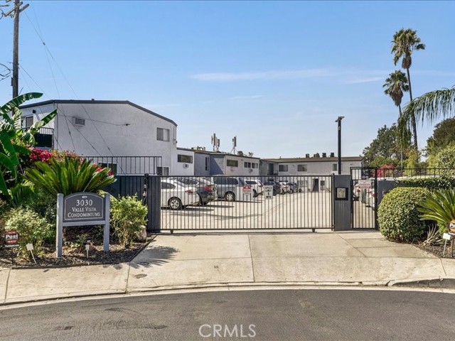 Detail Gallery Image 26 of 28 For 3030 Valle Vista Dr #27,  Los Angeles,  CA 90065 - 2 Beds | 1 Baths