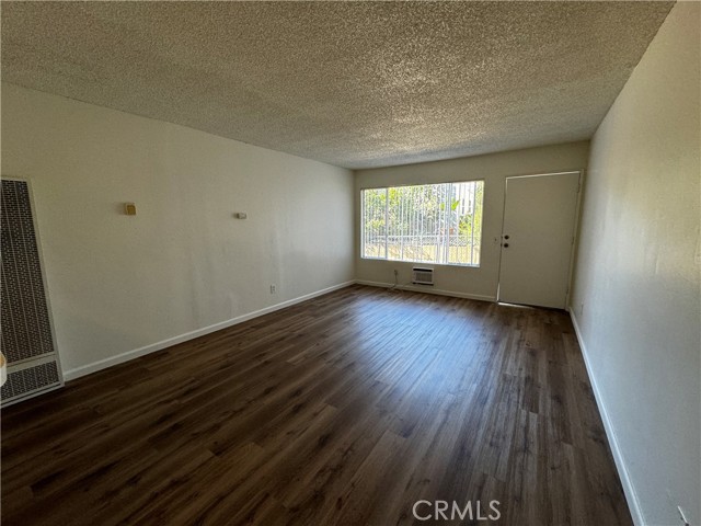 Detail Gallery Image 5 of 14 For 3920 Marathon St #4,  Los Angeles,  CA 90029 - 1 Beds | 1 Baths