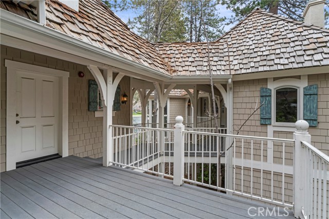 Detail Gallery Image 7 of 67 For 27459 North Bay Rd, Lake Arrowhead,  CA 92352 - 4 Beds | 3 Baths