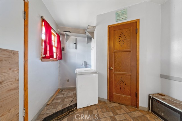 725 Michigan Avenue, Beaumont CA: https://media.crmls.org/medias/7a057202-7363-4243-b8fa-b46dd4488d8b.jpg