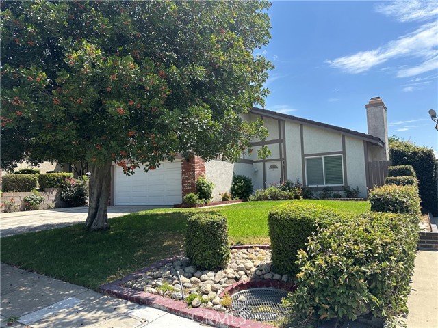 Detail Gallery Image 1 of 23 For 2280 Ash Ave, Upland,  CA 91784 - 3 Beds | 2/1 Baths