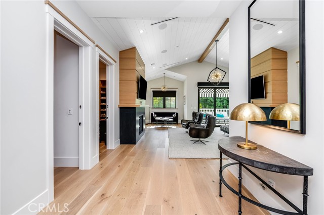 4365 Kraft Avenue, Studio City CA: https://media.crmls.org/medias/7a070f45-4a19-4b95-9349-0f61d0511971.jpg