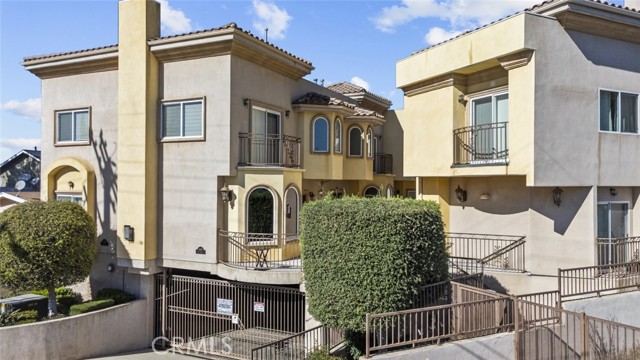 Detail Gallery Image 9 of 46 For 6939 Greeley St #101,  Tujunga,  CA 91042 - 3 Beds | 2 Baths