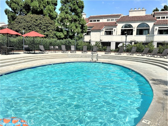 5032 Dorado Drive, Huntington Beach CA: https://media.crmls.org/medias/7a07674f-0202-4305-9b2c-8cf9fe34cb0a.jpg