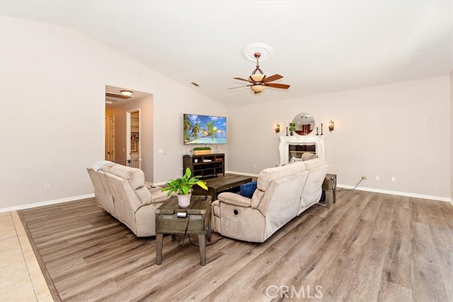 Image 10 of 53 For 10946 Deer Valley Road