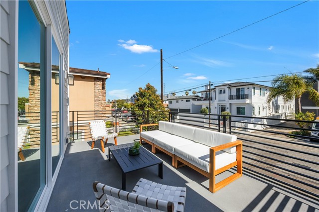 2405 Mathews Avenue, Redondo Beach CA: https://media.crmls.org/medias/7a08026e-9af0-4c24-a0c9-da3d302b7dbd.jpg