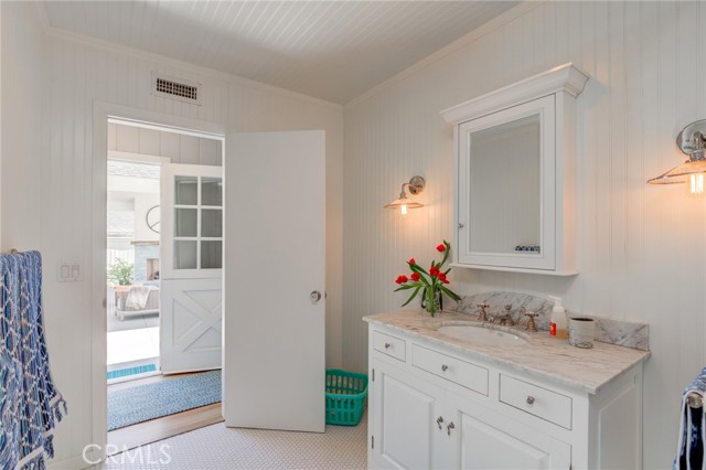 Detail Gallery Image 29 of 40 For 138 Paseo De Gracia, Redondo Beach,  CA 90277 - 3 Beds | 4 Baths