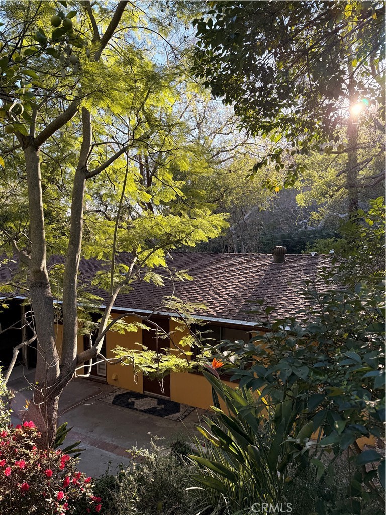 https://media.crmls.org/medias/7a08af07-cf41-417e-bde4-9cbe59249f49.jpg?preset=X-Large