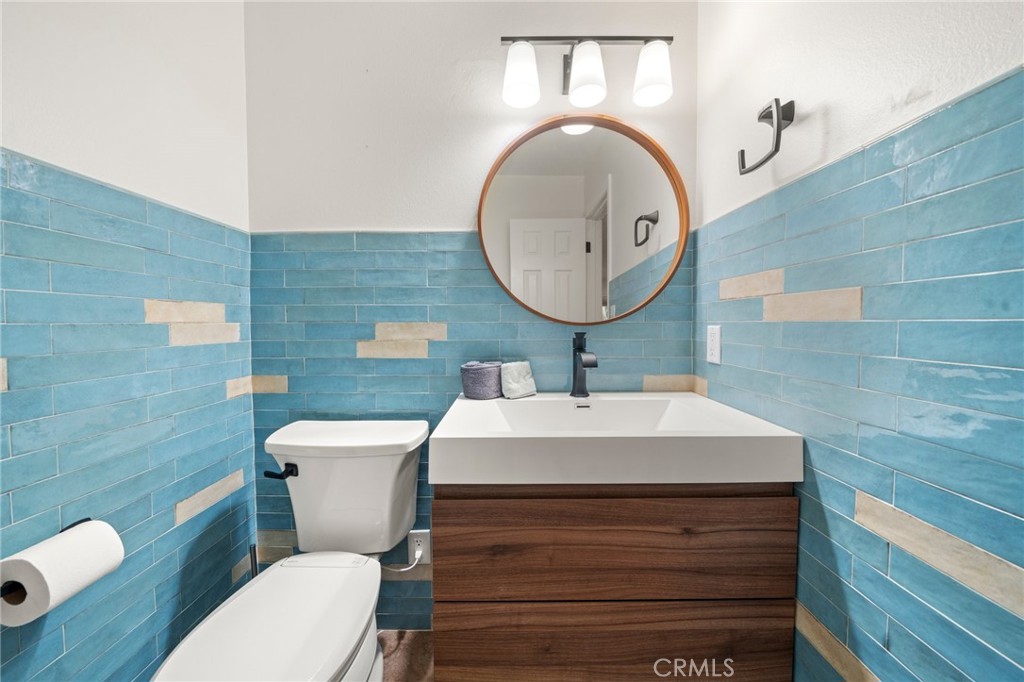 https://media.crmls.org/medias/7a08fa9e-ea74-4402-9616-cf40b3001f44.jpg?preset=X-Large
