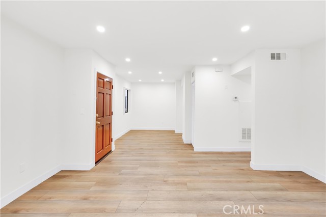 Detail Gallery Image 8 of 15 For 1132 Elm Ave #108,  Glendale,  CA 91201 - 1 Beds | 1/1 Baths