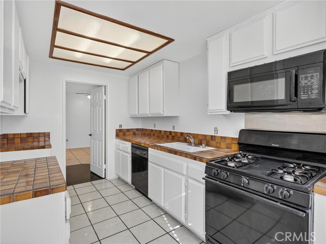 Detail Gallery Image 14 of 29 For 1419 W 179th #9,  Gardena,  CA 90248 - 2 Beds | 2 Baths