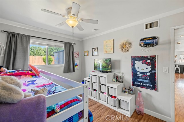 Detail Gallery Image 24 of 36 For 27036 Langside Ave, Canyon Country,  CA 91351 - 5 Beds | 2 Baths