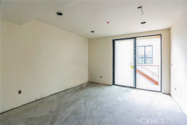 664 Indiana Avenue, Venice CA: https://media.crmls.org/medias/7a0ac3fc-a328-4ef3-91bd-296490ea6465.jpg