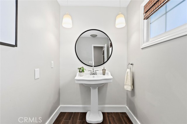1069 Avenue D, Redondo Beach CA: https://media.crmls.org/medias/7a0ba078-f02a-4c2c-b042-3bbf90952668.jpg