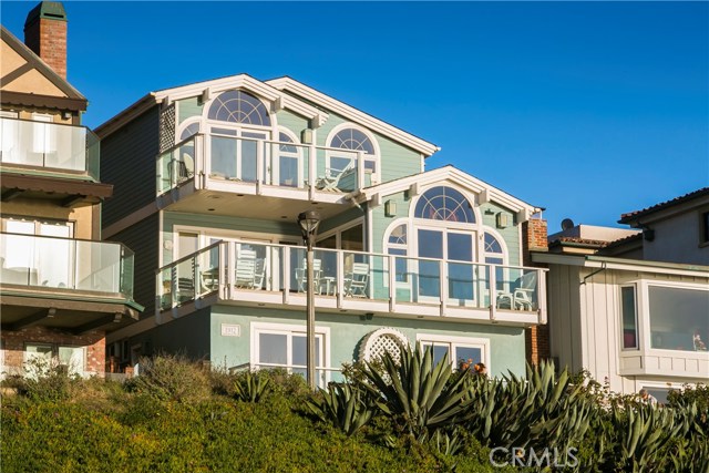 1912 The Strand, Manhattan Beach, California 90266, 5 Bedrooms Bedrooms, ,4 BathroomsBathrooms,Residential,Sold,The Strand,SB17026827