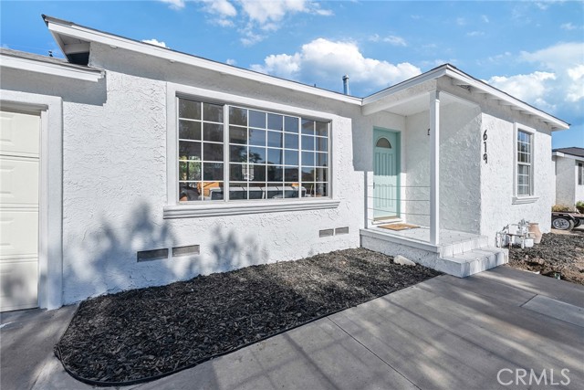619 N Townsend Street, Santa Ana CA: https://media.crmls.org/medias/7a0e9a78-9de1-44c4-ae22-b710d2227bdb.jpg
