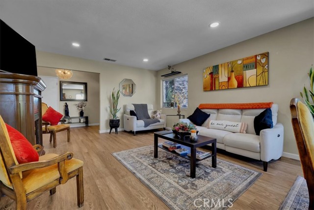 33230 Hollister, Lake Elsinore CA: https://media.crmls.org/medias/7a0ea6e1-abb6-4b44-a09d-1763db1dd92f.jpg