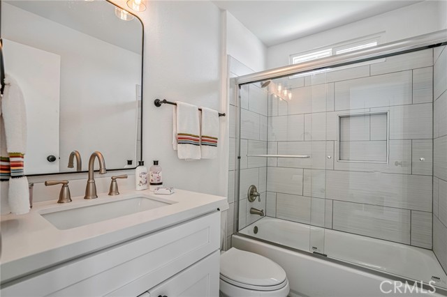 4543 W 168th Street, Lawndale CA: https://media.crmls.org/medias/7a0eabb2-be44-4fe3-a3f0-65724967c813.jpg