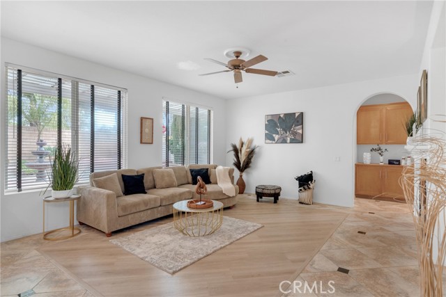 33736 Emerald Creek Court, Temecula CA: https://media.crmls.org/medias/7a0f51fc-943e-4e4e-9aff-ae64dfb76949.jpg