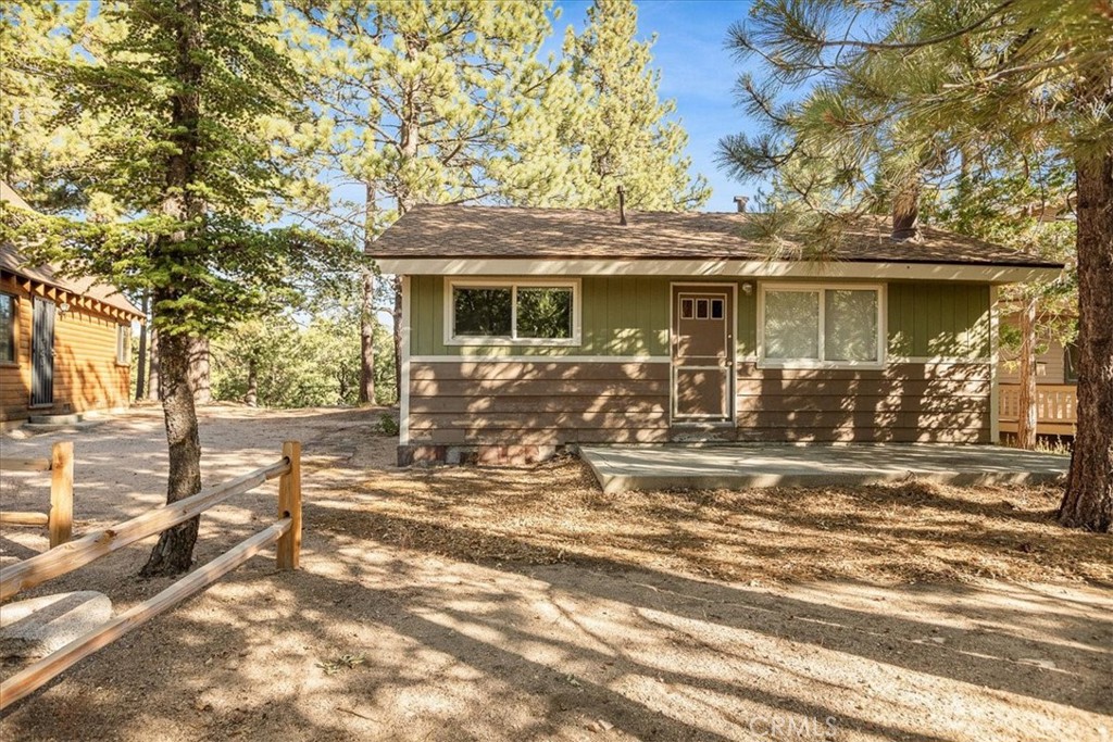 735 Dahlia Drive