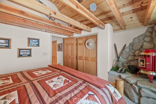 Detail Gallery Image 14 of 31 For 38855 Big Bear, Big Bear Lake,  CA 92315 - 3 Beds | 2 Baths