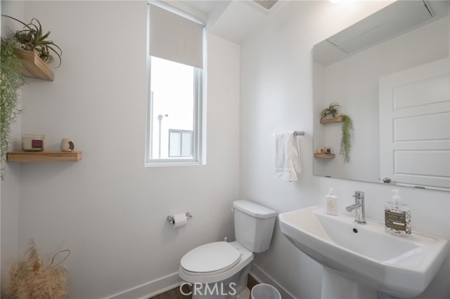 Detail Gallery Image 11 of 21 For 279 Dockside Ln, San Pedro,  CA 90731 - 3 Beds | 3/1 Baths