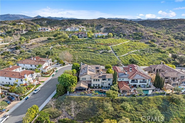 1 Running Brook Drive, Coto de Caza CA: https://media.crmls.org/medias/7a12a7ef-54bf-4344-925d-414f21c70846.jpg