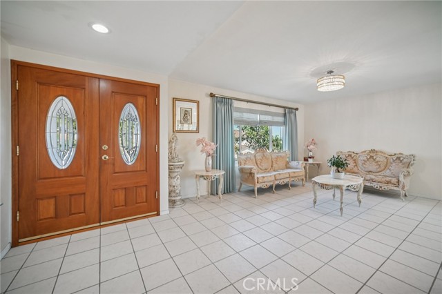 Detail Gallery Image 4 of 52 For 11461 Amigo Ave, Porter Ranch,  CA 91326 - 3 Beds | 2 Baths