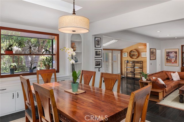 5866 Varna Avenue, Valley Glen CA: https://media.crmls.org/medias/7a130f65-54fc-49ab-84c9-799627ad8dc4.jpg