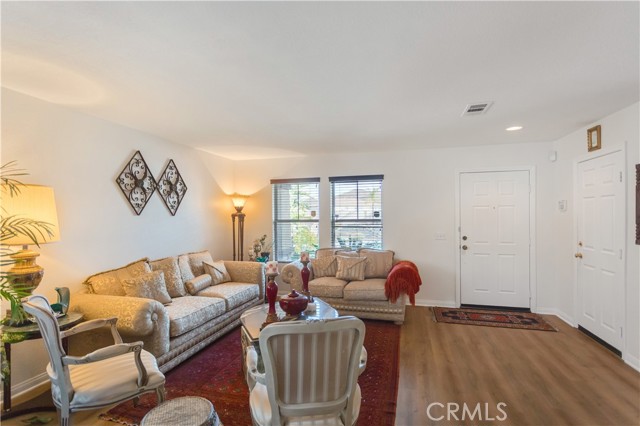 Detail Gallery Image 7 of 36 For 23613 Canyon Heights Dr, Menifee,  CA 92587 - 6 Beds | 2/1 Baths