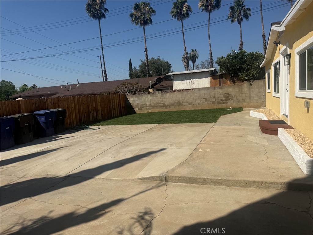 https://media.crmls.org/medias/7a137634-ed12-4934-8e94-f0a4689ff12f.jpg?preset=X-Large