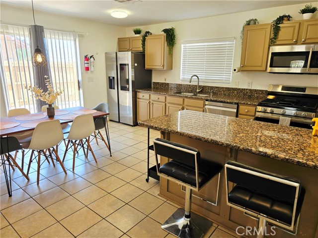 74442 Twilight Drive, 29 Palms CA: https://media.crmls.org/medias/7a1498cd-4876-4b55-b36a-66f141ff2253.jpg