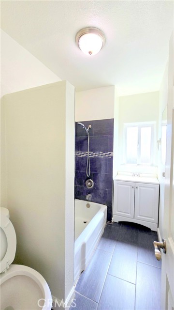 Detail Gallery Image 9 of 12 For 1362 N D St a,  San Bernardino,  CA 92405 - 1 Beds | 1 Baths