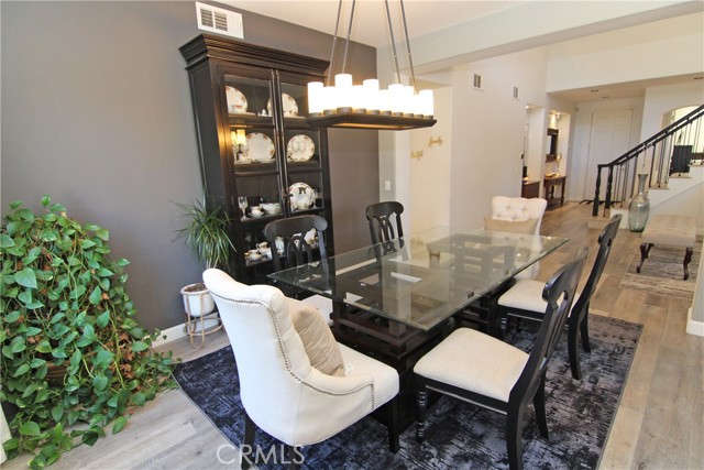 Detail Gallery Image 11 of 41 For 17634 Wren Dr, Canyon Country,  CA 91387 - 5 Beds | 4 Baths