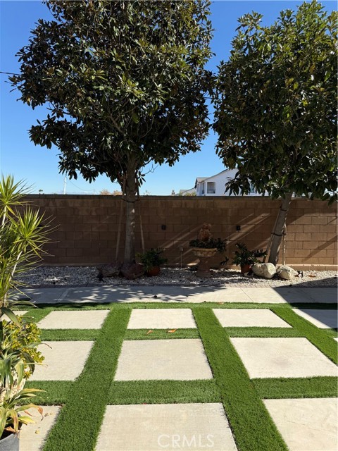 Detail Gallery Image 10 of 12 For 7056 Calina, Corona,  CA 92880 - 5 Beds | 3 Baths