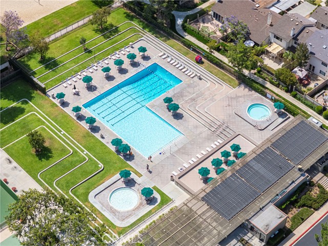 75 Willow Tree Lane, Irvine CA: https://media.crmls.org/medias/7a1714e3-aa57-4127-bf14-c77ce519581c.jpg